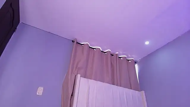 Shenoa1 online show from November 2025 12:08:02 PM