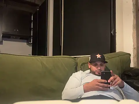 Insaneskillzz69 online show from March 2025 01:07:01 PM