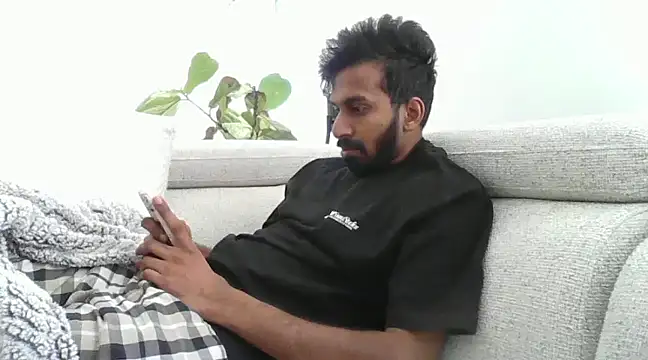 skinny  boy   online show from December 2024 07:59:02 PM