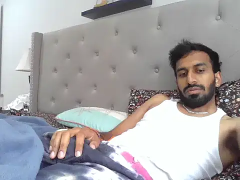 skinny  boy   online show from November 2025 04:11:01 PM