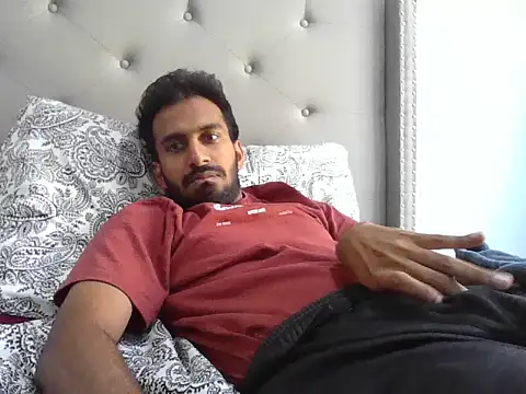 skinny  boy   online show from November 2025 04:55:01 PM