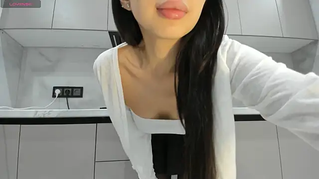 Mia Meow  online show from October 2025 05:59:01 PM