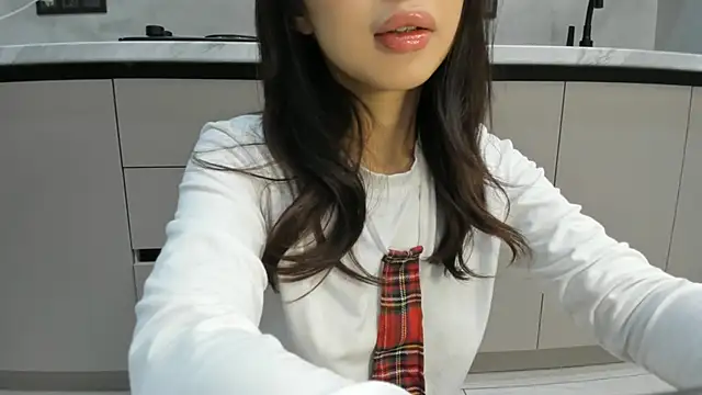 Mia Meow  online show from November 2025 08:35:02 PM