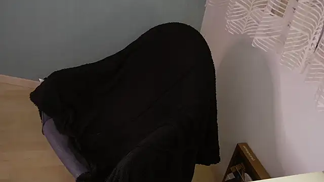 Snapshot of queenpeachi chatting on December 2024 09:52:01 AM queenpeachi online show from December 2024 09:52:01 AM