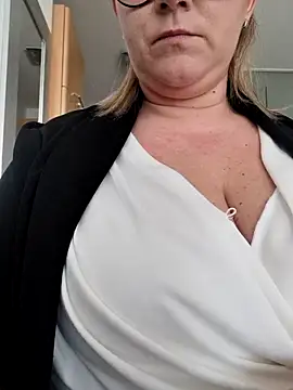 Snapshot of queenpeachi chatting on January 2025 01:49:01 PM queenpeachi online show from January 2025 01:49:01 PM