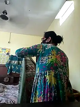 heenage online show from April 2026 05:53:02 AM