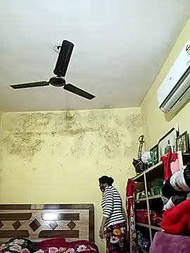 heenage online show from November 2025 04:05:02 AM