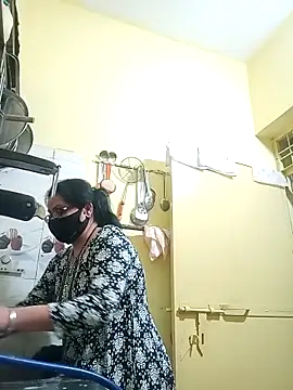 heenage online show from February 2025 04:57:01 PM