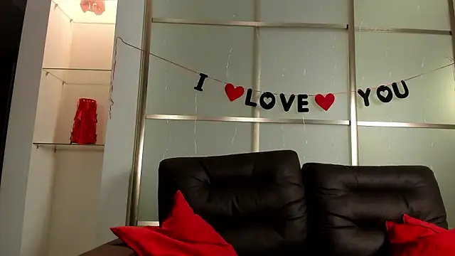 Emma Flin online show from March 2026 05:44:01 AM