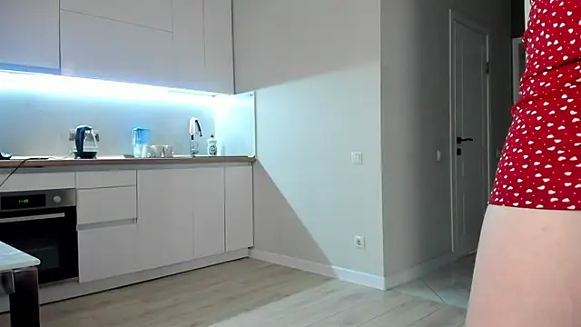 Emma Flin online show from November 2025 04:13:01 AM