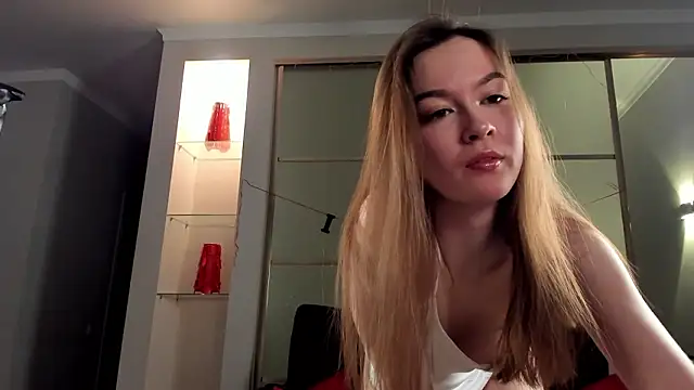 Emma Flin online show from March 2026 11:21:02 AM