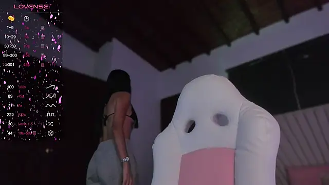 Snapshot of valeriaU chatting on February 2025 12:26:02 PM valeriaU online show from February 2025 12:26:02 PM