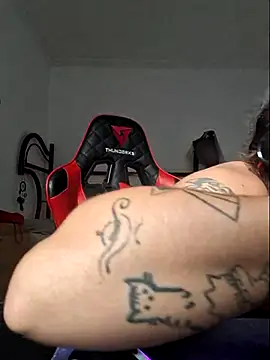 luuhcat09 online show from October 2025 05:58:02 PM