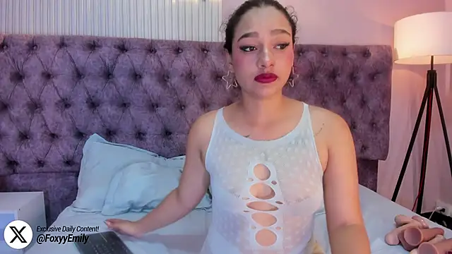 EMILYY FOXY online show from February 2025 07:38:01 PM