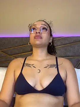 EMILYY FOXY online show from June 2026 07:40:02 PM