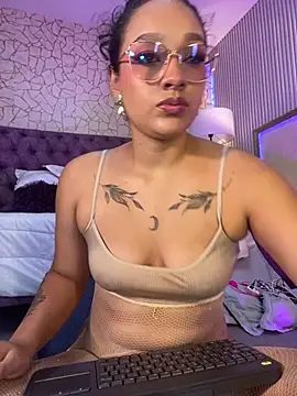 EMILYY FOXY online show from June 2026 07:02:02 PM