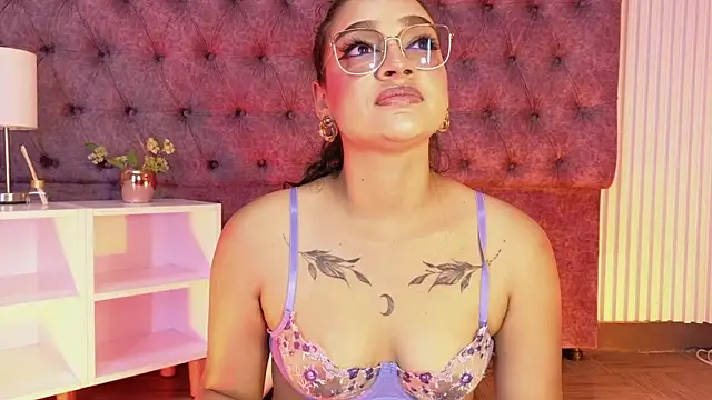 EMILYY FOXY online show from March 2026 07:01:01 PM