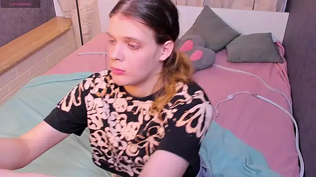 KIKI Krash online show from March 2026 10:44:01 AM