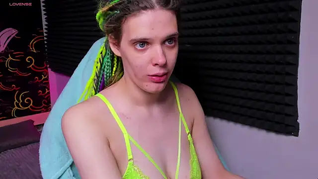 KIKI Krash online show from November 2025 10:07:01 AM