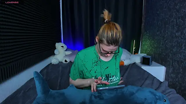 KIKI Krash online show from March 2025 01:24:01 PM