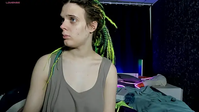 KIKI Krash online show from December 2025 10:03:01 AM