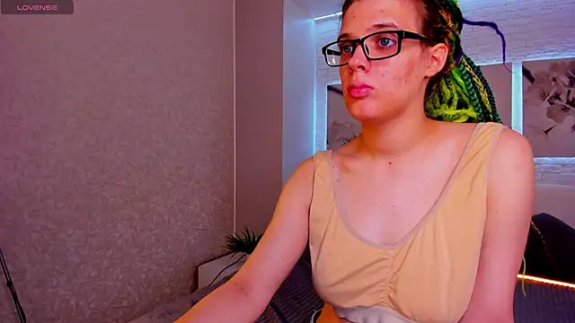 KIKI Krash online show from September 2025 10:04:02 AM
