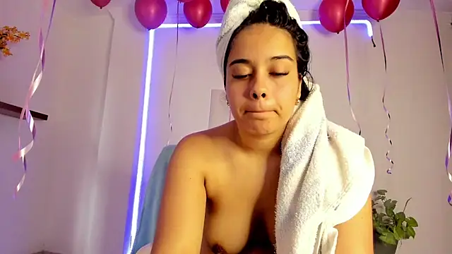 anniesweet- online show from November 2025 01:37:02 PM