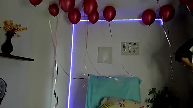 anniesweet- online show from October 2025 01:41:01 PM