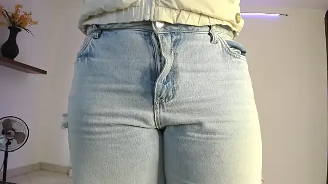 anniesweet- online show from January 2026 01:15:01 PM