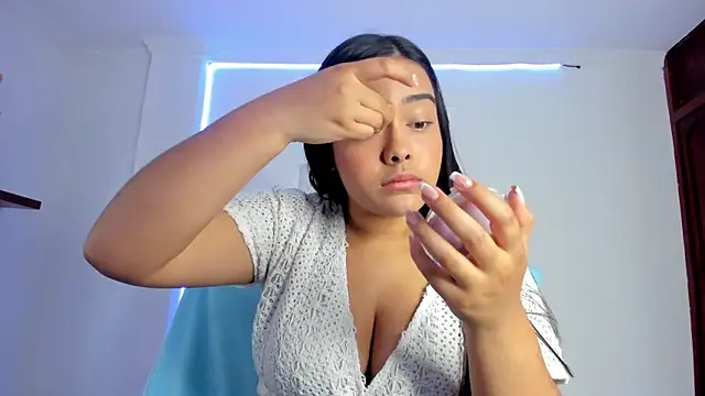 anniesweet- online show from May 2026 01:41:01 PM