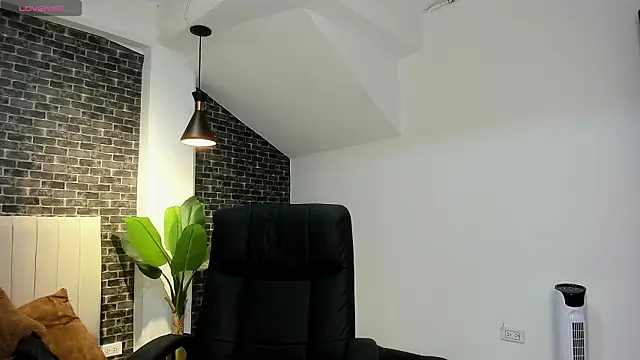 Dantesuarez28 online show from February 2026 08:32:02 AM