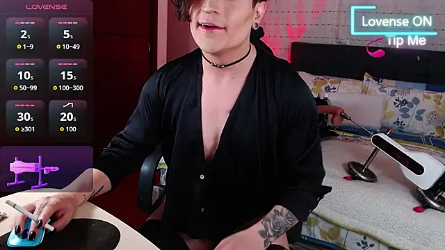 Hornymoan online show from April 2026 10:49:01 PM