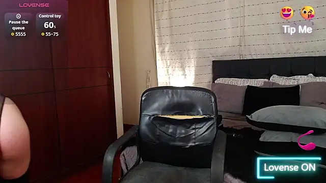 Hornymoan online show from December 2025 10:54:02 PM