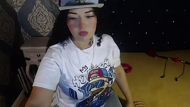 Sofiacowperx online show from December 2025 04:06:02 PM