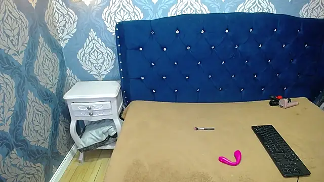 Sofiacowperx online show from October 2025 02:40:02 PM