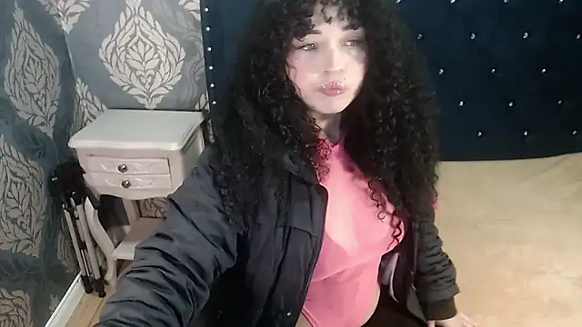 Sofiacowperx online show from December 2025 01:32:02 PM