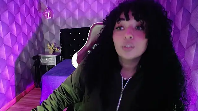 Sofiacowperx online show from March 2025 01:50:02 PM