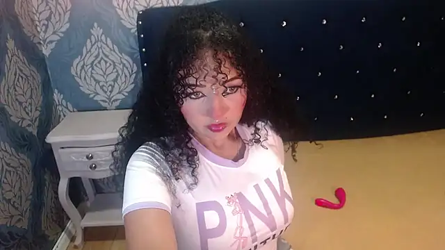 Sofiacowperx online show from November 2025 02:01:01 PM