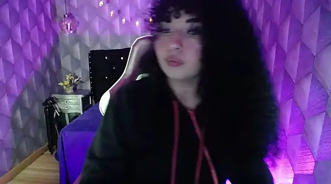 Sofiacowperx online show from February 2025 12:57:02 PM