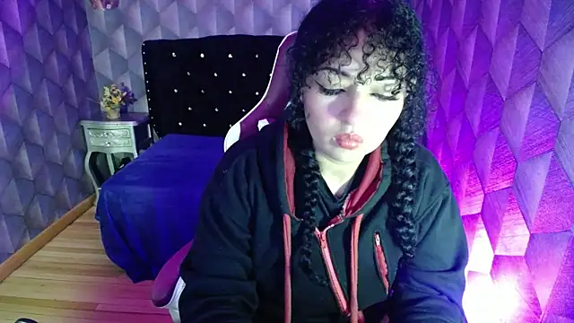 Sofiacowperx online show from February 2025 12:51:02 PM
