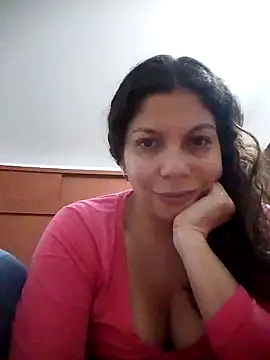 Snapshot of Carliina_Soussa chatting on February 2025 10:53:01 PM Carliina Soussa online show from February 2025 10:53:01 PM