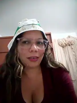 Carliina Soussa online show from December 2025 10:37:02 PM