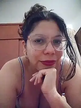 Snapshot of Carliina_Soussa chatting on June 2026 10:48:02 PM Carliina Soussa online show from June 2026 10:48:02 PM