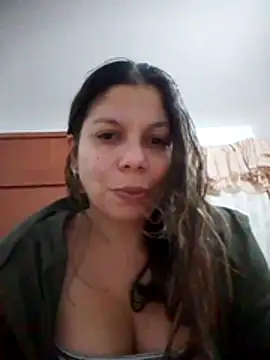 Snapshot of Carliina_Soussa chatting on October 2025 10:21:02 PM Carliina Soussa online show from October 2025 10:21:02 PM