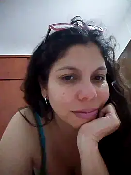 Snapshot of Carliina_Soussa chatting on March 2025 04:43:01 AM Carliina Soussa online show from March 2025 04:43:01 AM