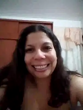 Snapshot of Carliina_Soussa chatting on March 2025 11:26:01 PM Carliina Soussa online show from March 2025 11:26:01 PM