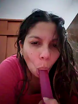 Snapshot of Carliina_Soussa chatting on October 2025 11:13:02 PM Carliina Soussa online show from October 2025 11:13:02 PM