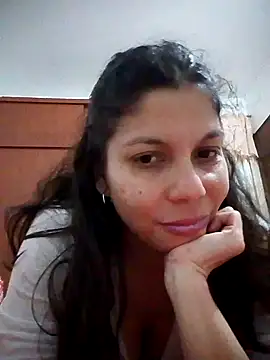 Snapshot of Carliina_Soussa chatting on February 2025 08:47:02 PM Carliina Soussa online show from February 2025 08:47:02 PM