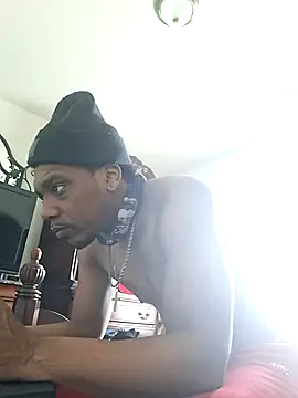 bigboytoy912 online show from April 2026 03:47:01 PM