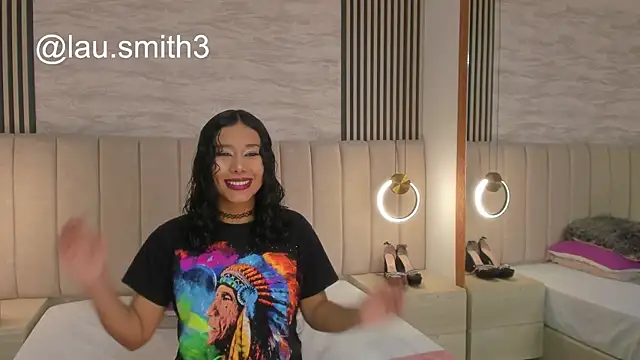 Snapshot of laura_smith33 chatting on October 2025 02:36:02 PM laura smith33 online show from October 2025 02:36:02 PM